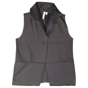 NWT Cable & Gauge Size Medium Black Sleeveless Pockets Warm & Cozy Collared Vest